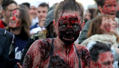 the-walking-dead-lucca-comics-2014-zombie